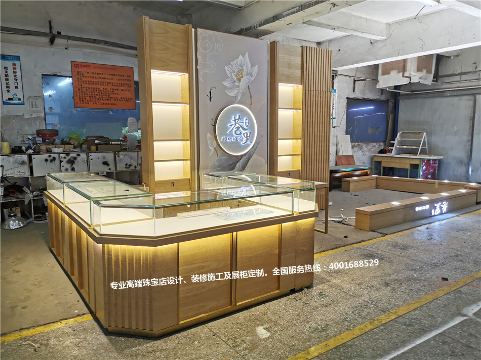 巷里原创珠宝山东泰安新相助购物中心专柜设计装修完工